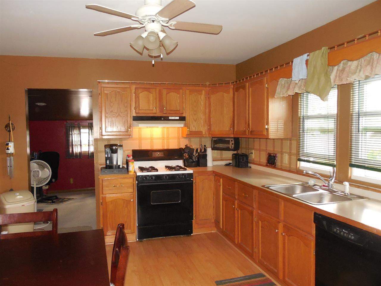 733 E 9th St, Mishawaka, IN 46544 photo 2