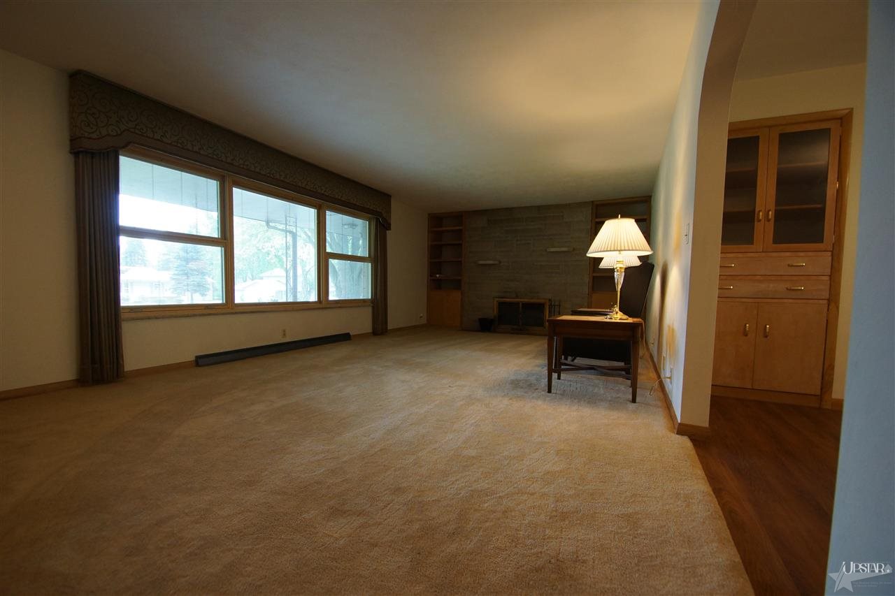 1241 Pinehurst Dr, Fort Wayne, IN 46815 photo 3