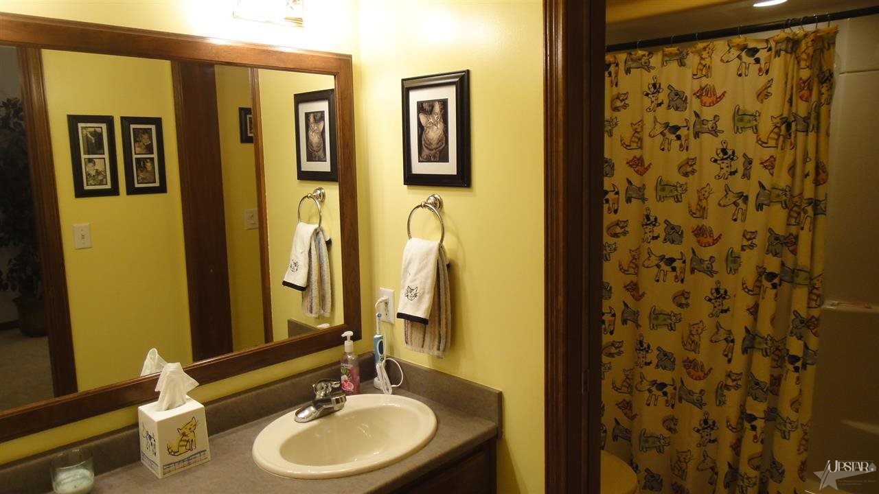 1555 Shorewood Dr, Berne, IN 46711 photo 23