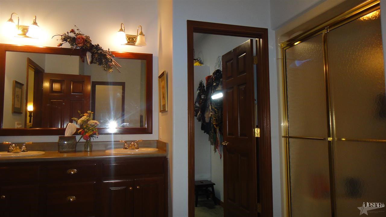 1555 Shorewood Dr, Berne, IN 46711 photo 18