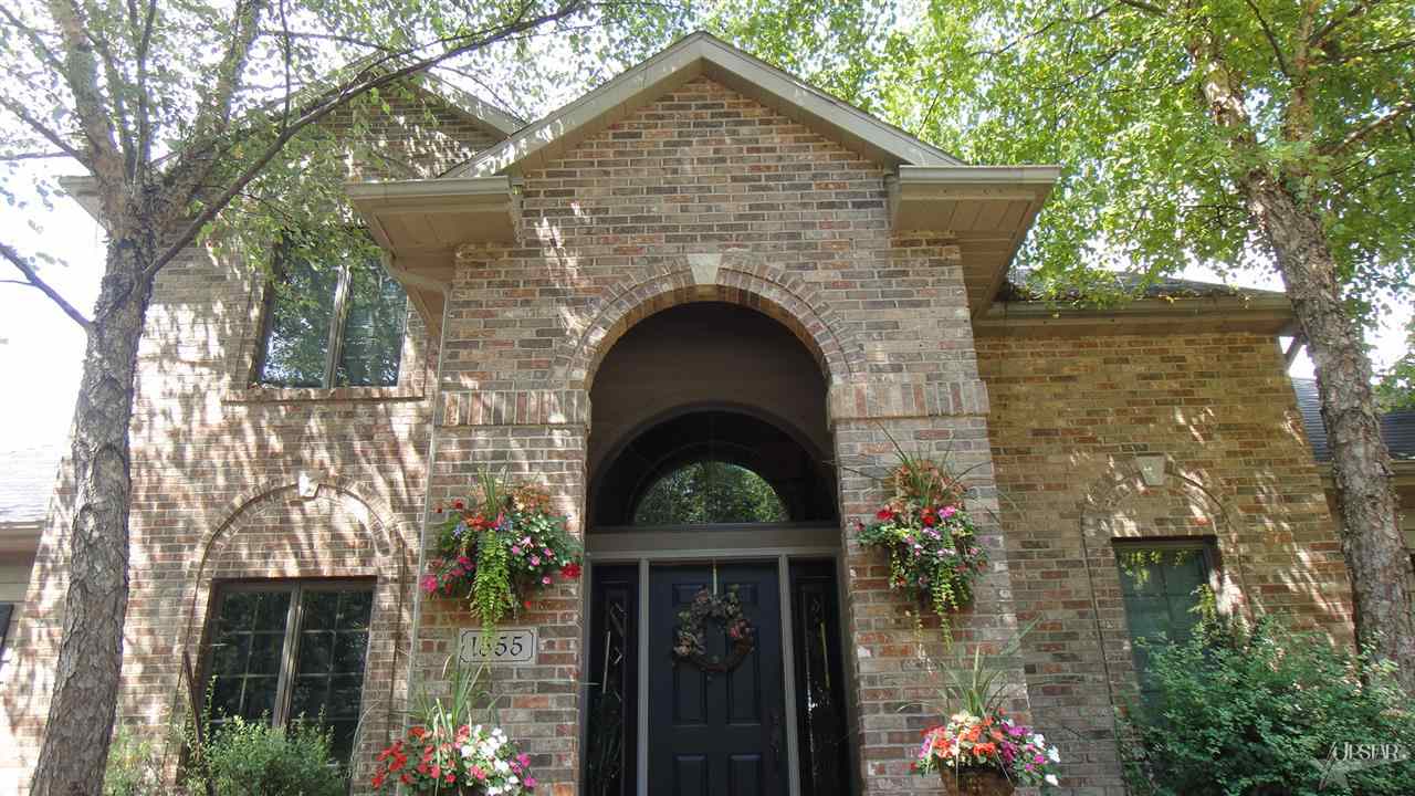 1555 Shorewood Dr, Berne, IN 46711 photo 2