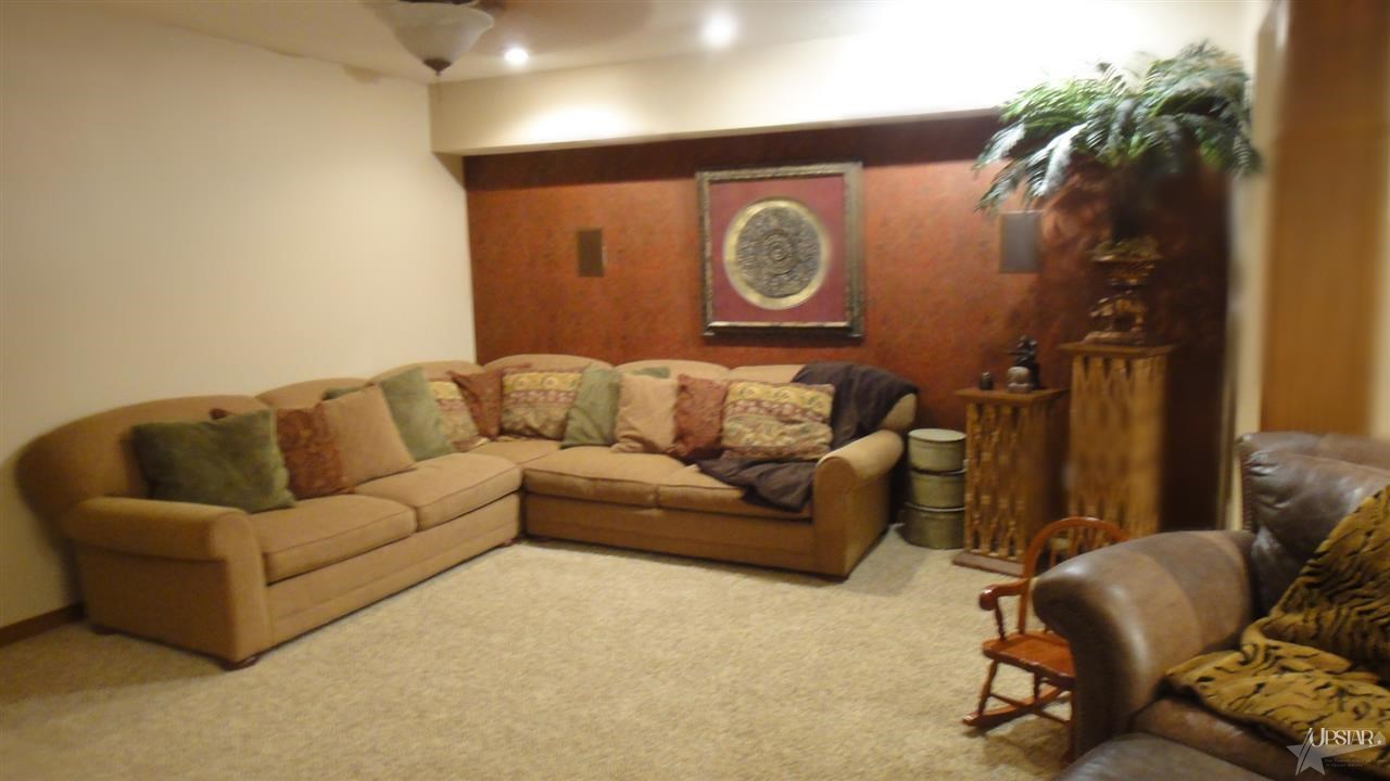 1555 Shorewood Dr, Berne, IN 46711 photo 26