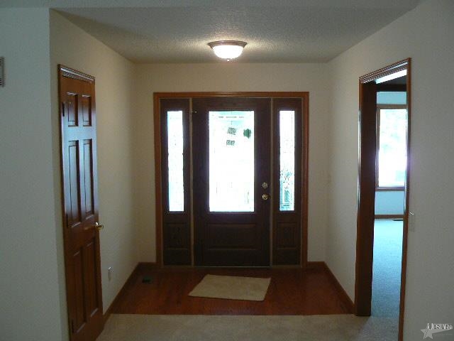 3884 Woodcliffe Dr, New Haven, IN 46774 photo 2