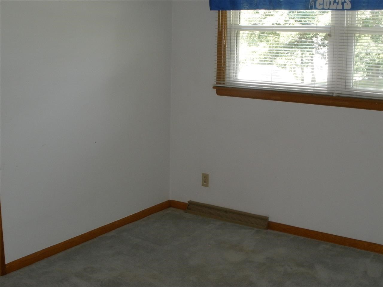 14 Douglas Dr, Washington, IN 47501 photo 8
