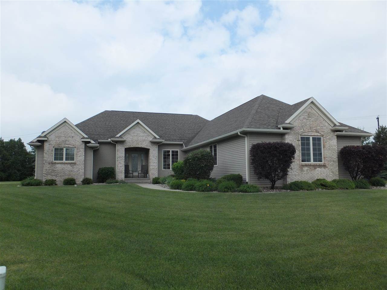 14964 Sagecrest Ct, Granger, IN 46530 photo 1
