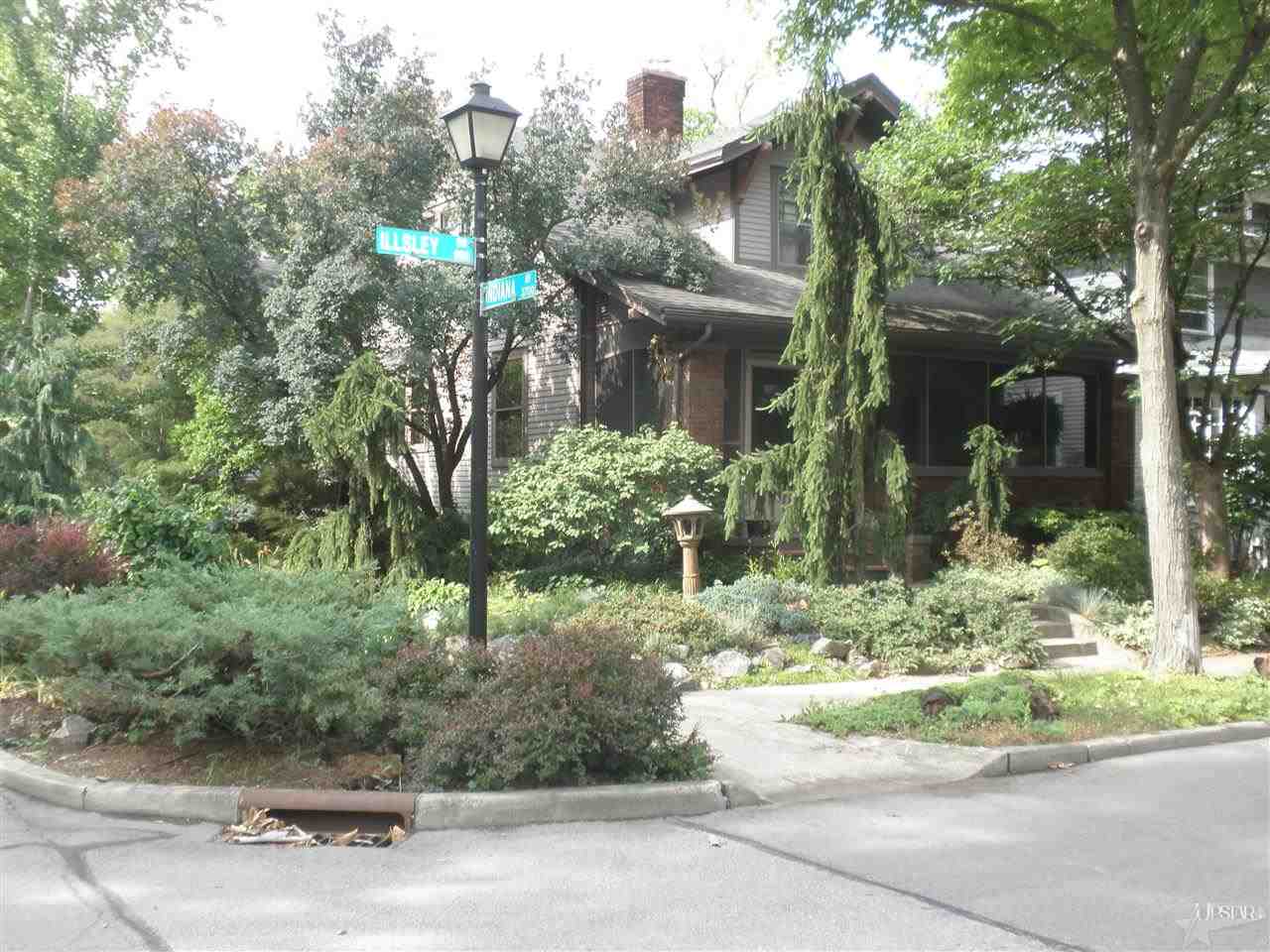 903 Illsley Dr, Fort Wayne, IN 46807 photo 2
