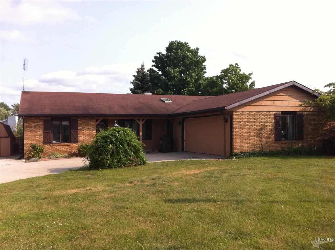 420 Columbia Dr, Columbia City, IN 46725 photo 1