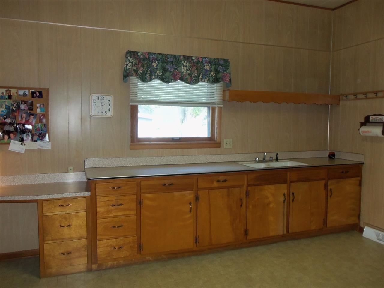 907 W Walnut St, Washington, IN 47501 photo 9