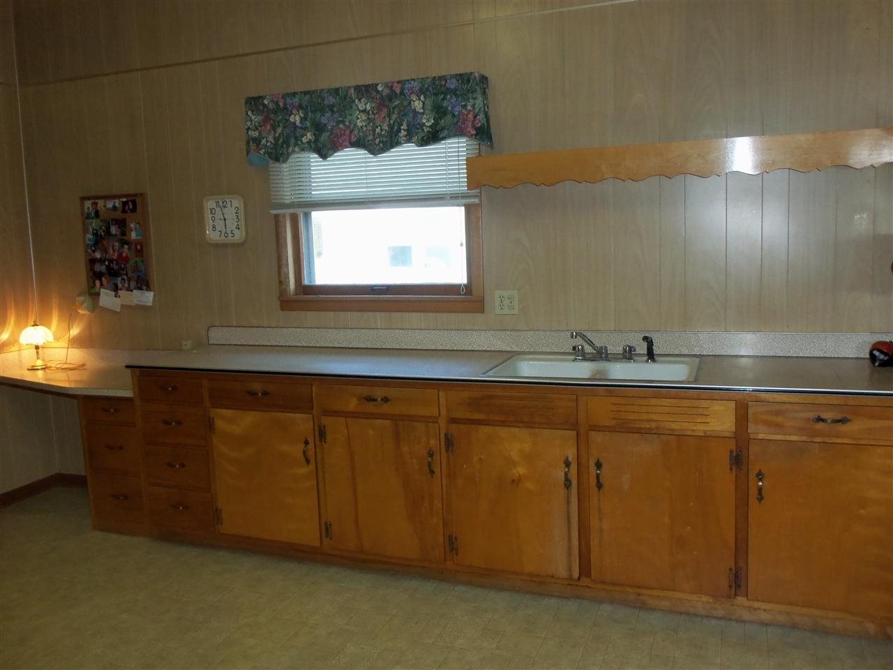 907 W Walnut St, Washington, IN 47501 photo 8