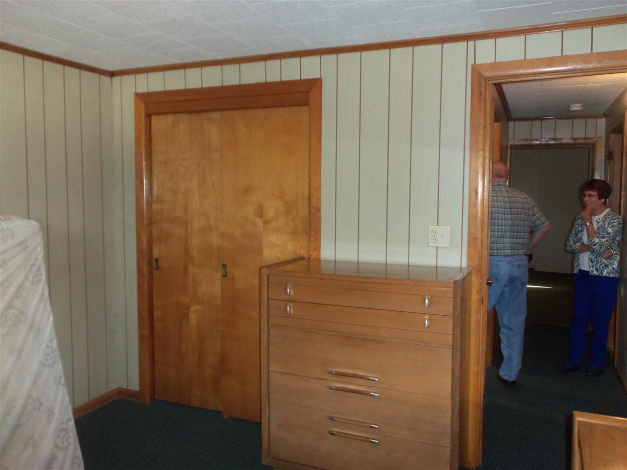 907 W Walnut St, Washington, IN 47501 photo 6