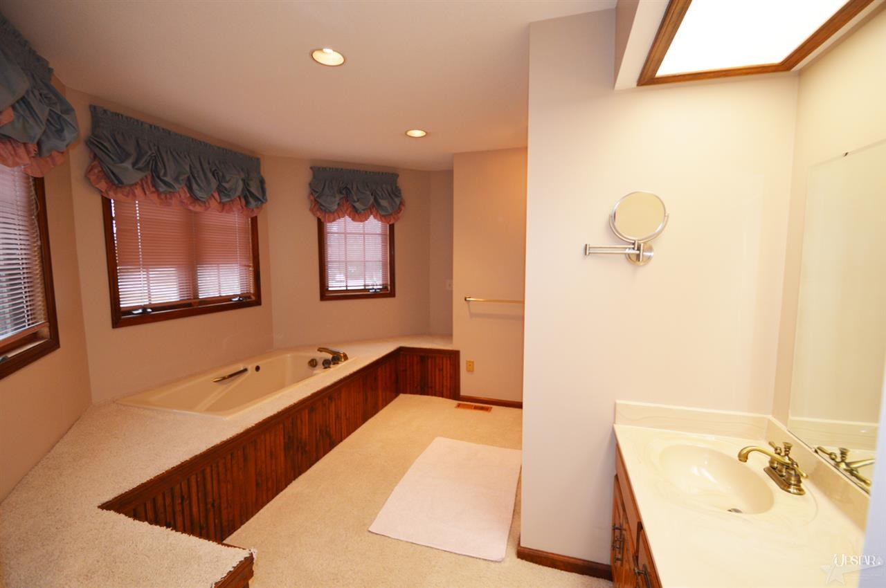 8827 Laurel Hurst, Fort Wayne, IN 46835 photo 23