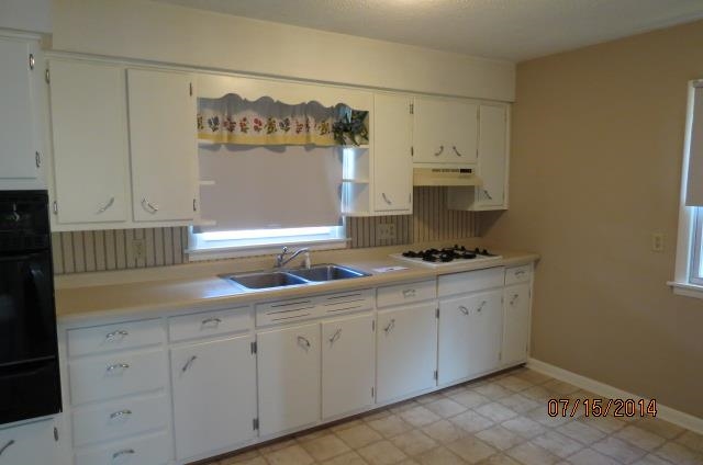 403 S Prairie St, Brookston, IN 47923 photo 7