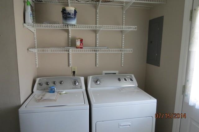 403 S Prairie St, Brookston, IN 47923 photo 3
