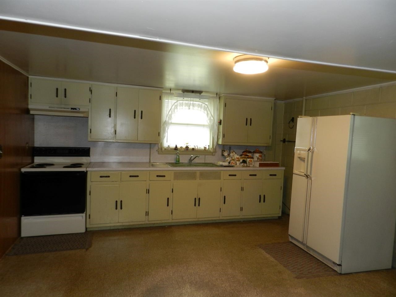 701 E Mulberry St, Fort Branch, IN 47648 photo 9