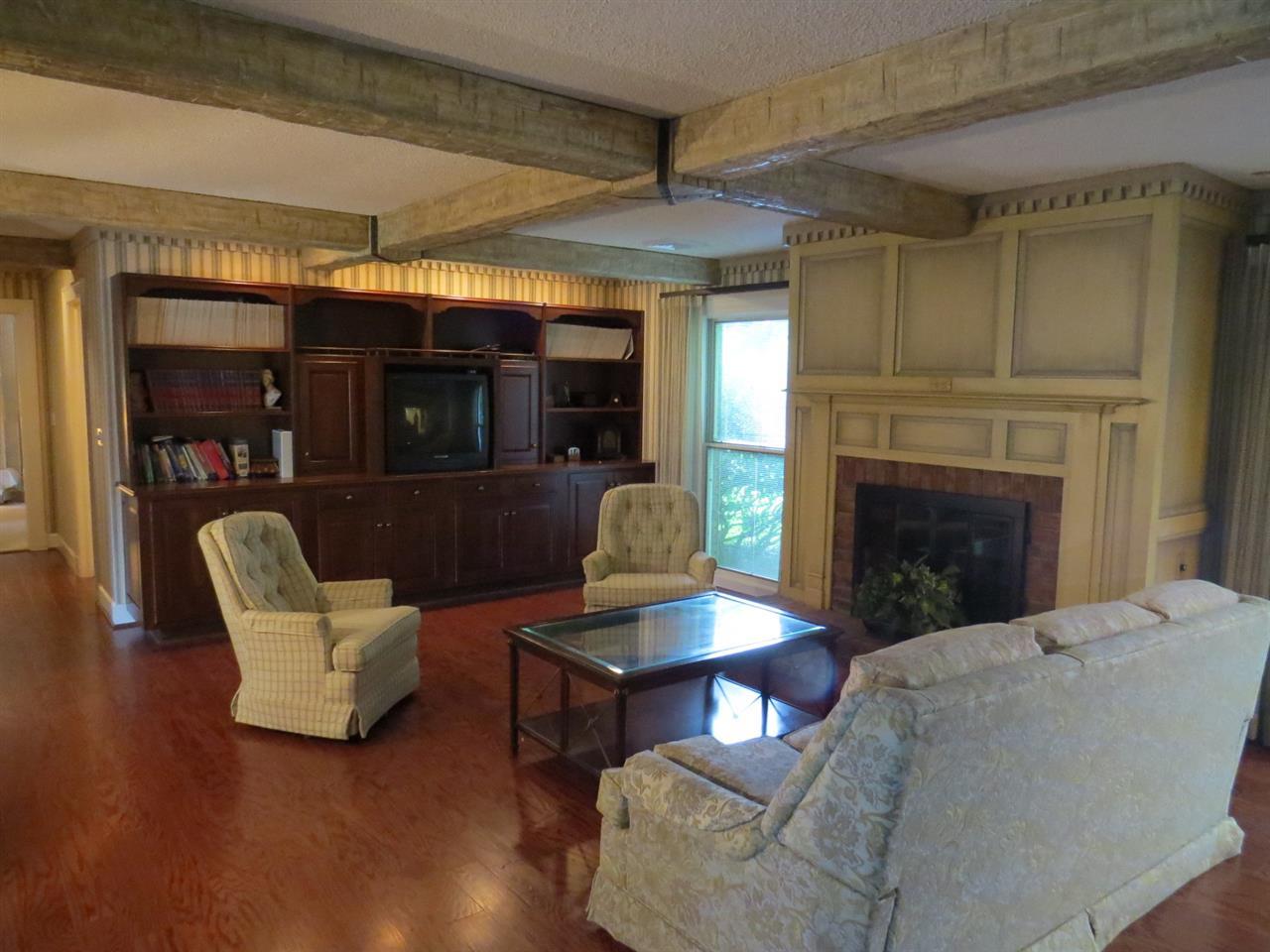 824 Wiltshire Dr, Evansville, IN 47715 photo 2
