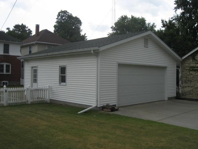 235 Webster Ave, Plymouth, IN 46563 photo 3