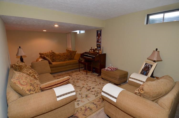 10202 Mulberry Ln, Granger, IN 46530 photo 21