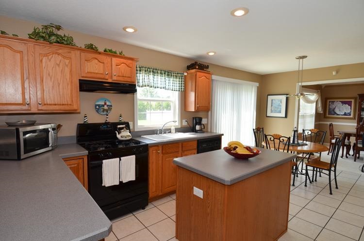10202 Mulberry Ln, Granger, IN 46530 photo 8