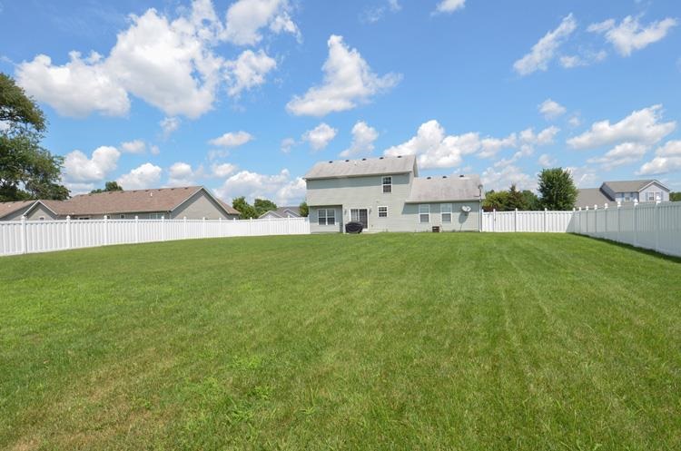 10202 Mulberry Ln, Granger, IN 46530 photo 2
