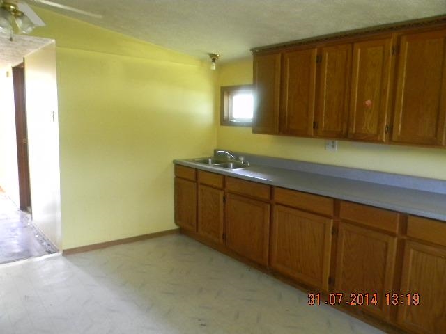 10191 S 100 E, Fairmount, IN 46928 photo 2