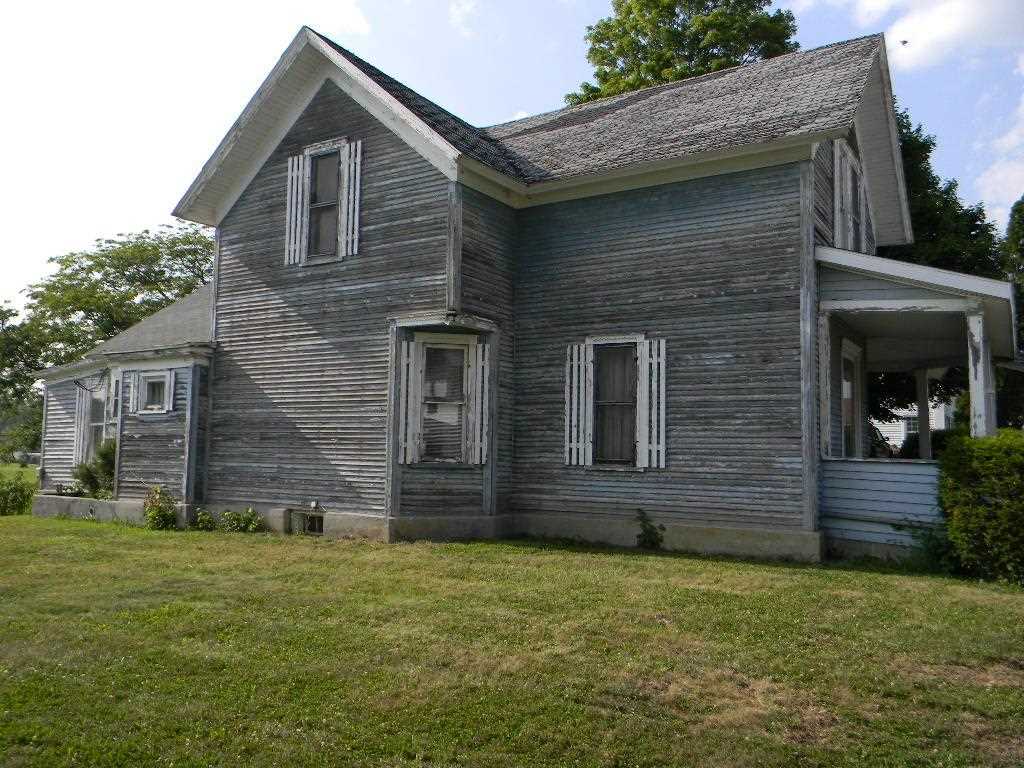 206 S Main St, Wolcottville, IN 46795 photo 9