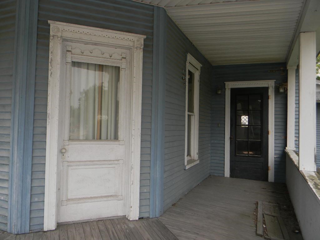 206 S Main St, Wolcottville, IN 46795 photo 5