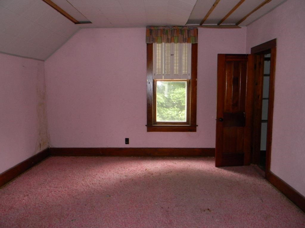 206 S Main St, Wolcottville, IN 46795 photo 28