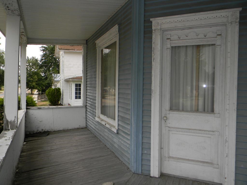 206 S Main St, Wolcottville, IN 46795 photo 4