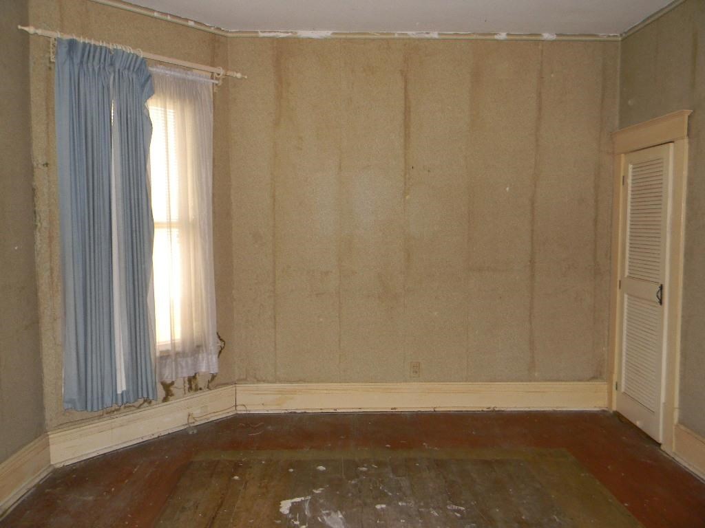 206 S Main St, Wolcottville, IN 46795 photo 19