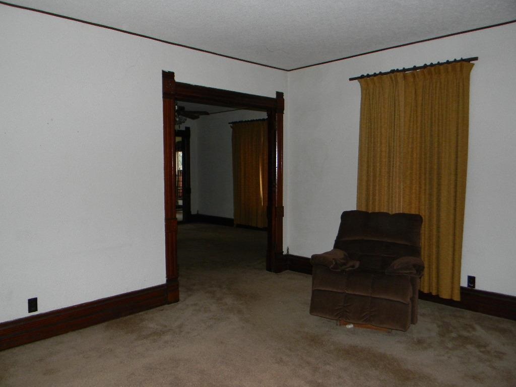 206 S Main St, Wolcottville, IN 46795 photo 17