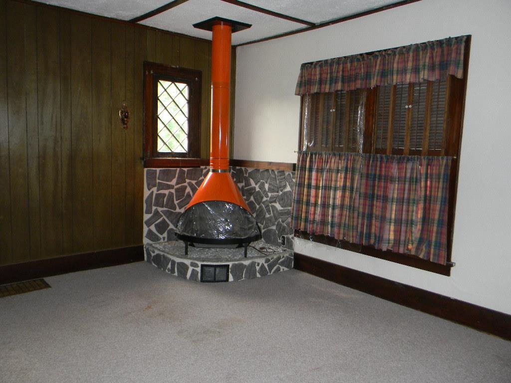 206 S Main St, Wolcottville, IN 46795 photo 21