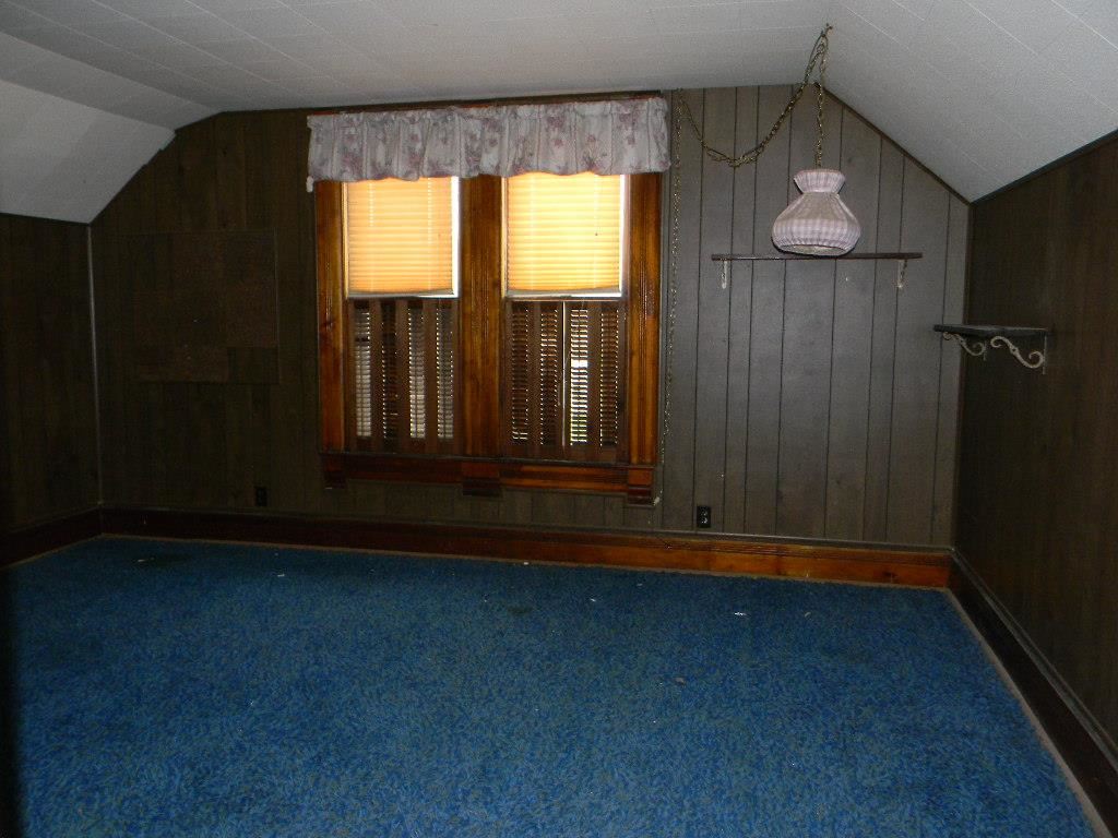 206 S Main St, Wolcottville, IN 46795 photo 29