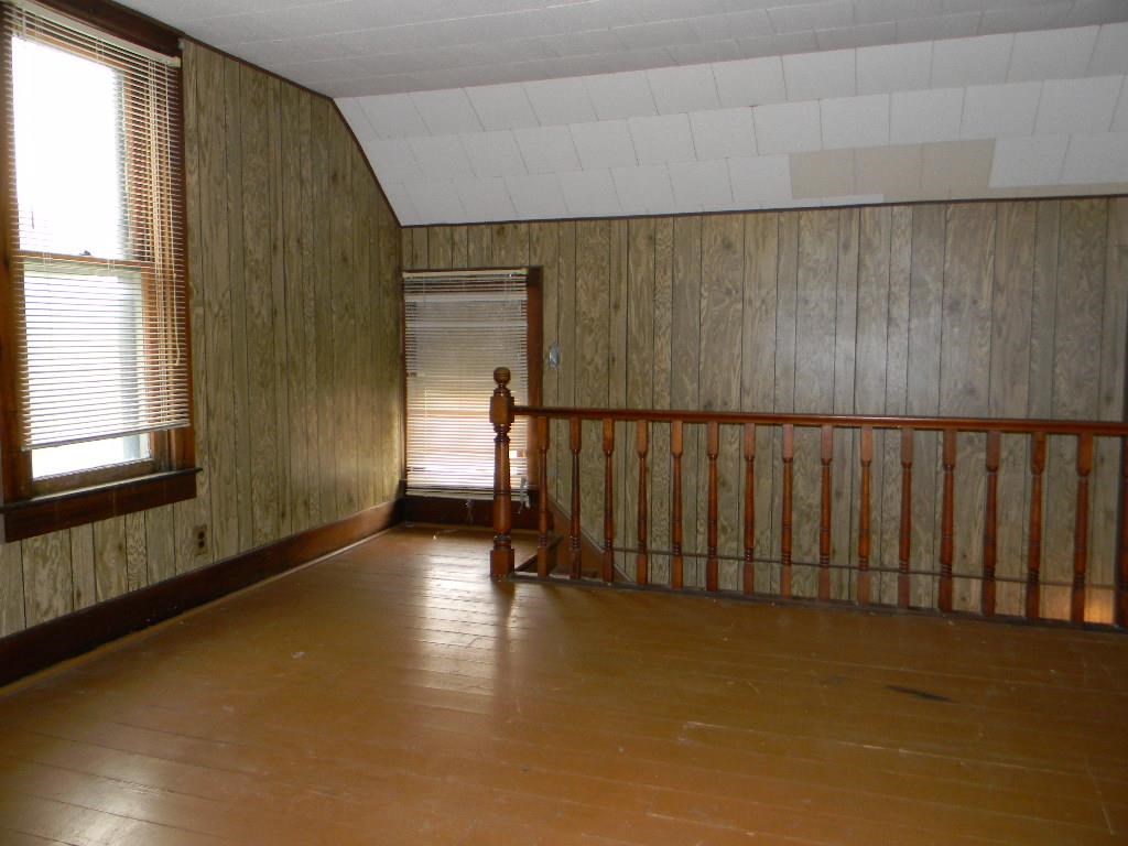 206 S Main St, Wolcottville, IN 46795 photo 27