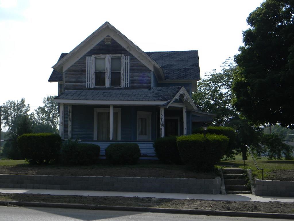 206 S Main St, Wolcottville, IN 46795 photo 2