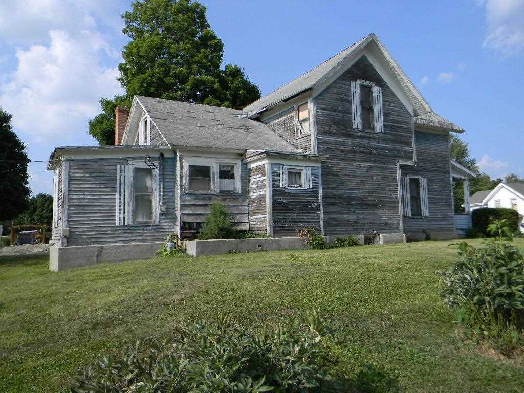 206 S Main St, Wolcottville, IN 46795 photo 8