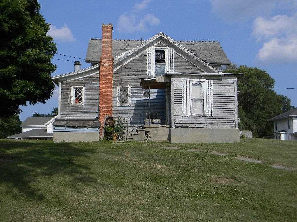 206 S Main St, Wolcottville, IN 46795 photo 11