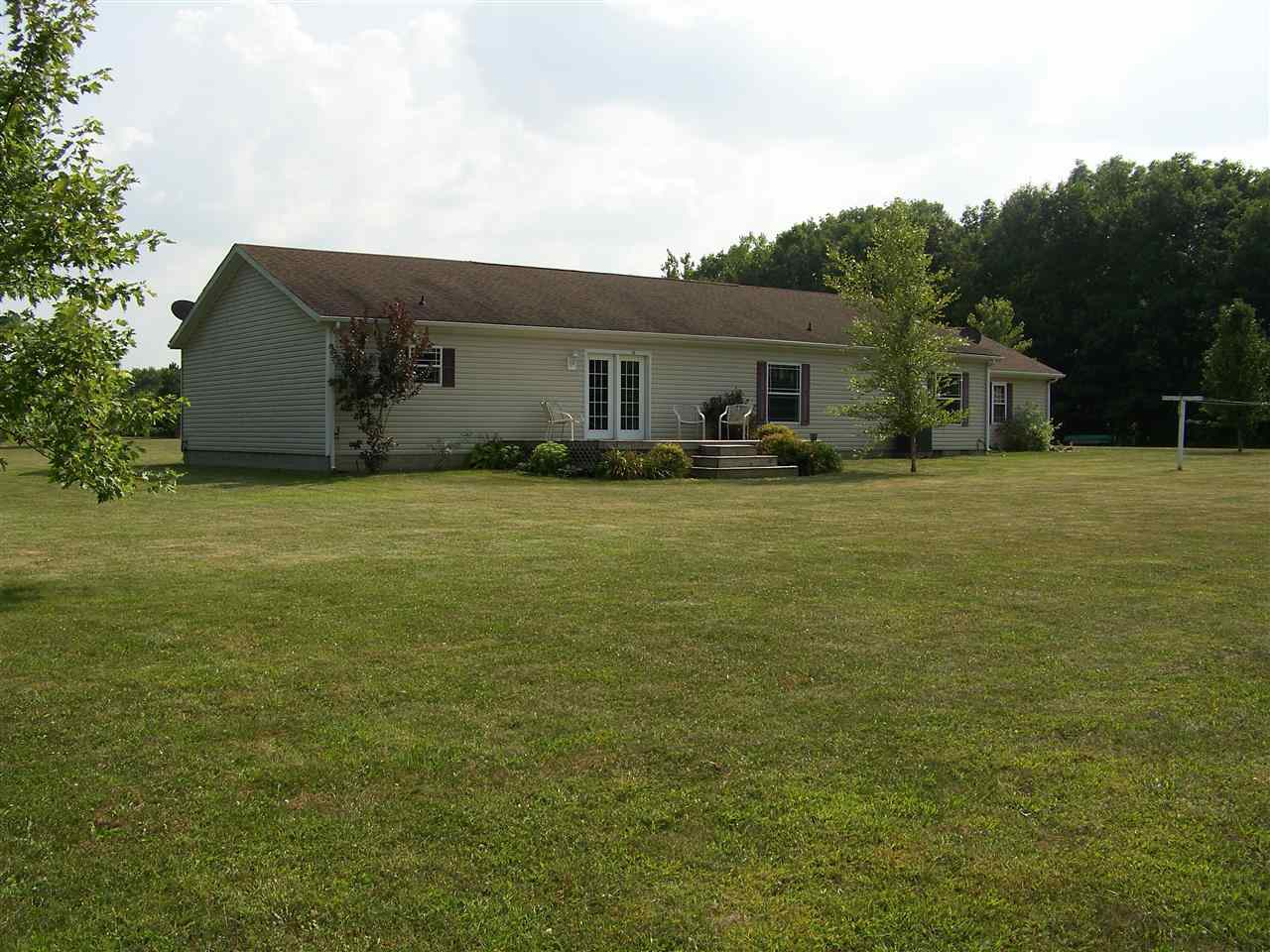 3054 E New Hope Cemetery Rd, Peru, IN 46970 photo 2
