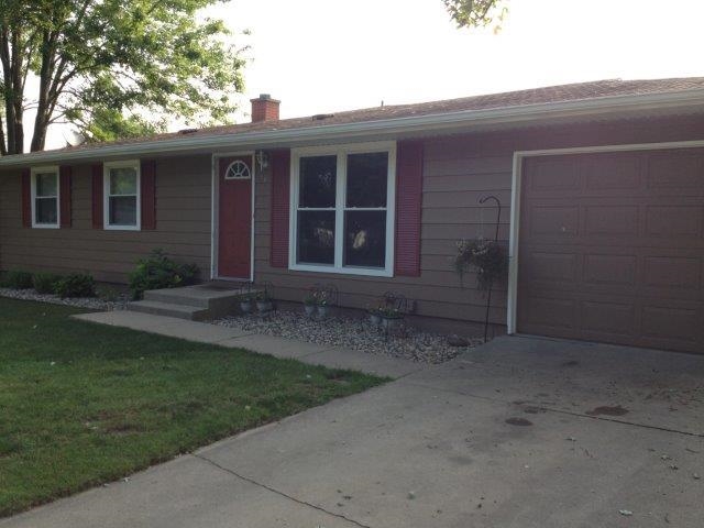906 Lynwood Dr, Goshen, IN 46526 photo 2