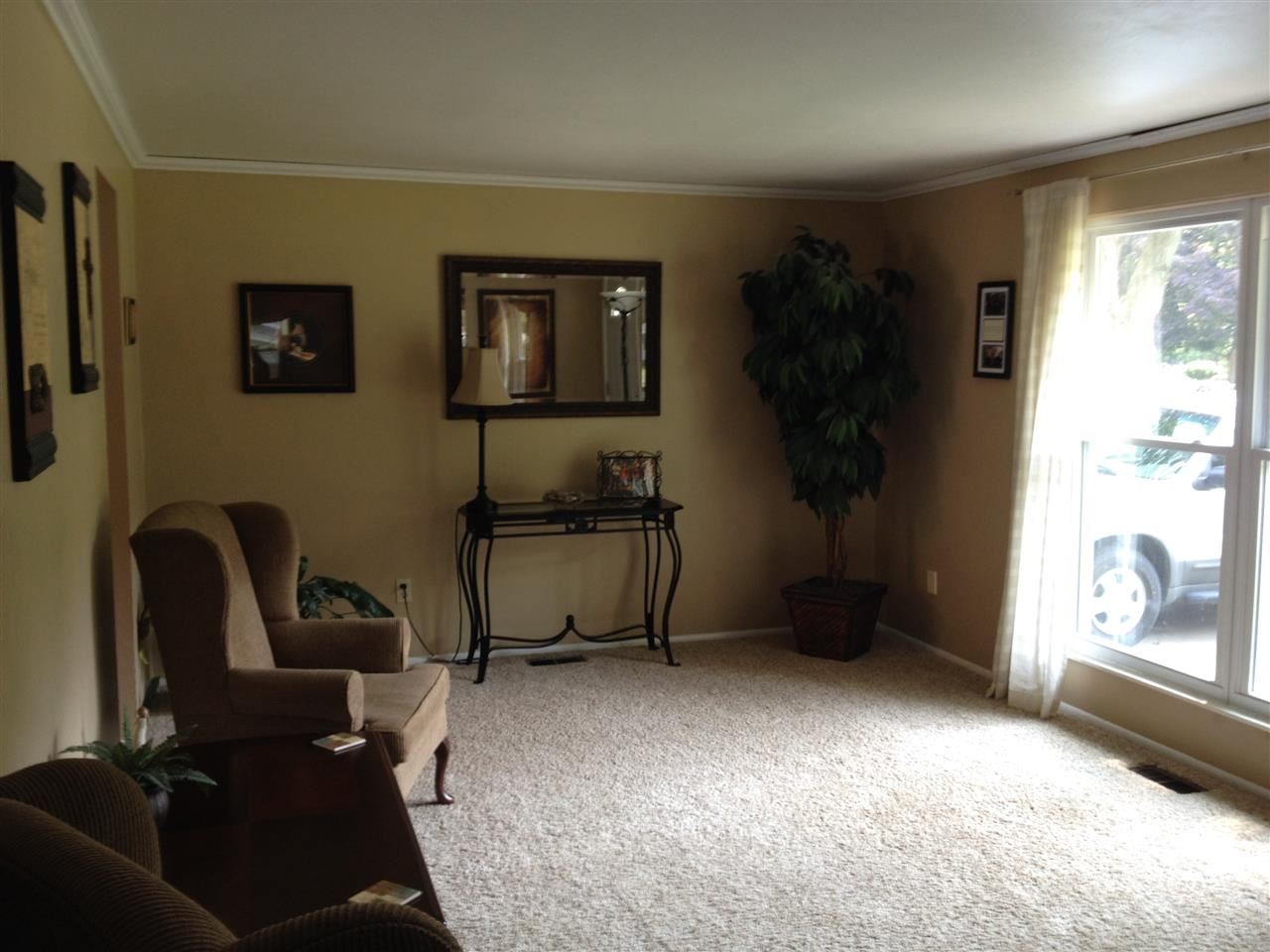 906 Lynwood Dr, Goshen, IN 46526 photo 13