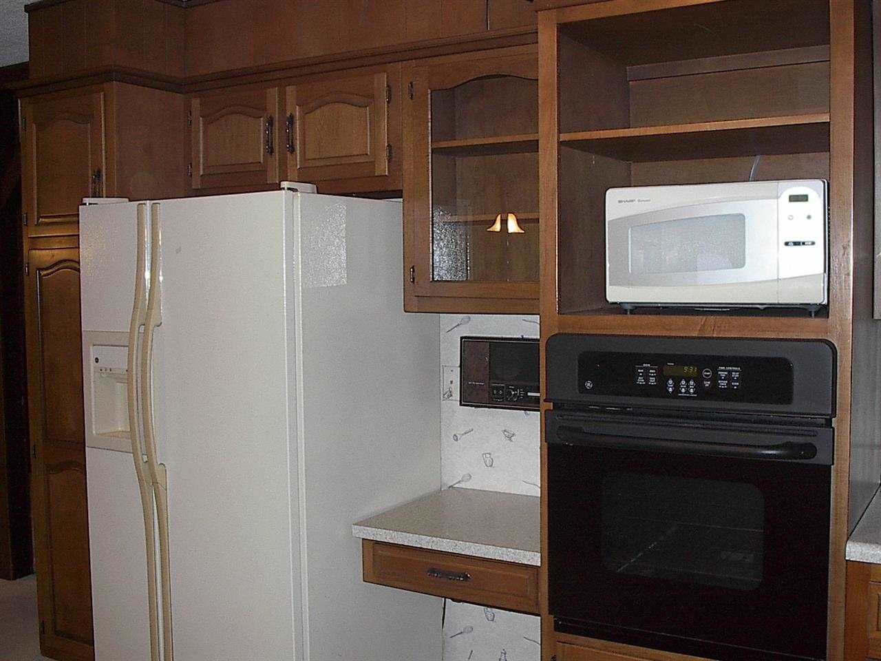 105 E Walnut, Waterloo, IN 46793 photo 3