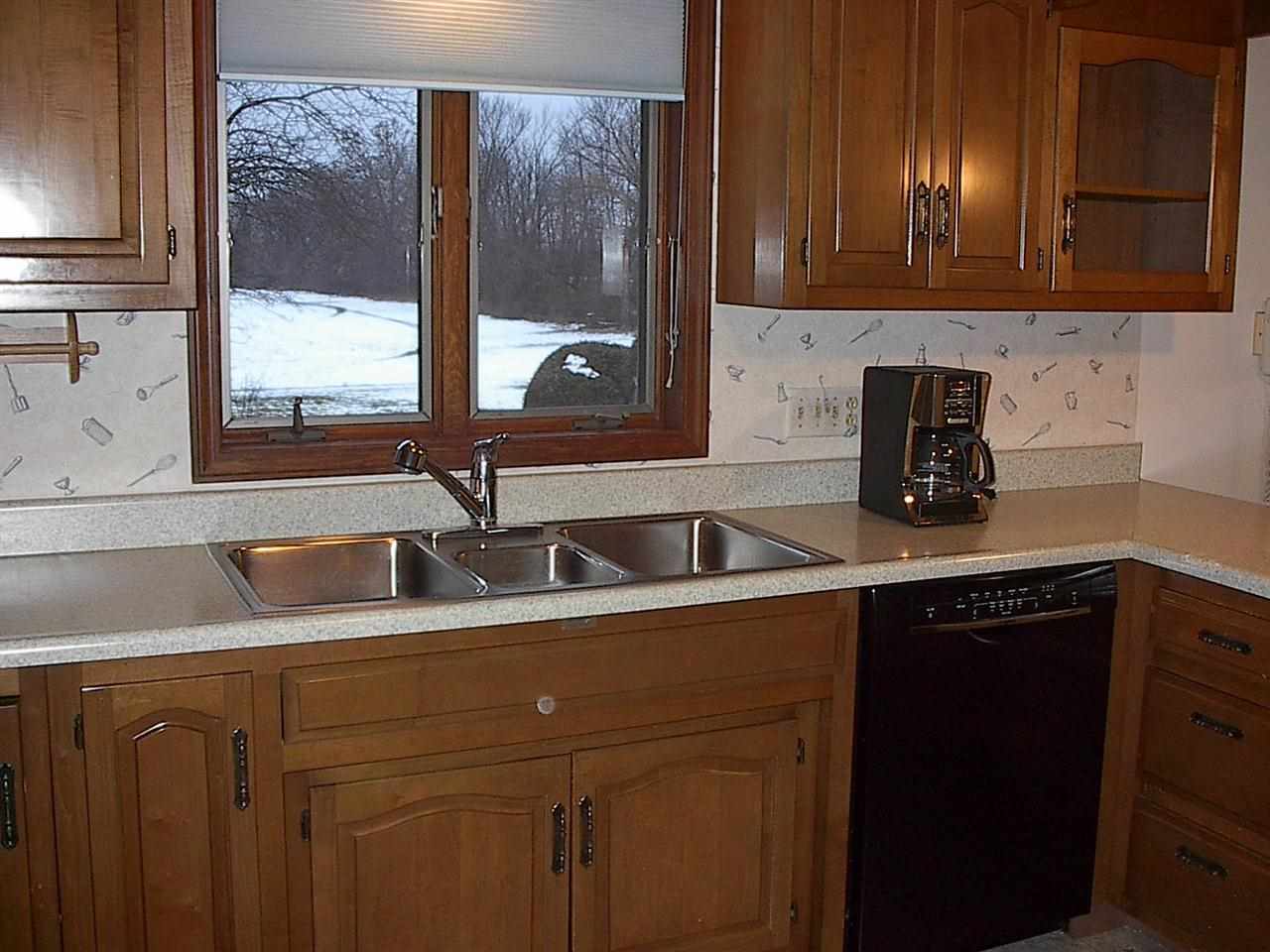 105 E Walnut, Waterloo, IN 46793 photo 2