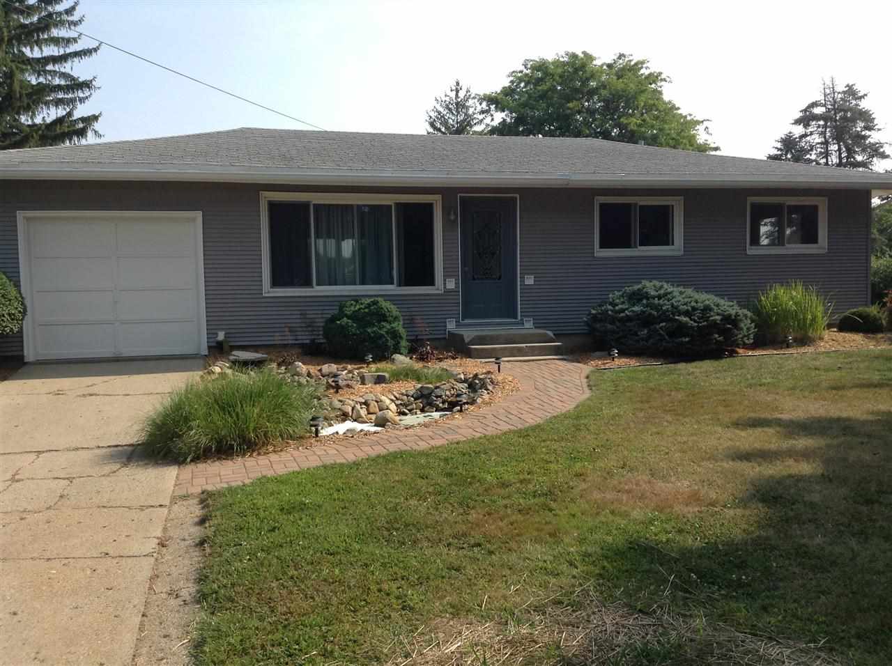 660 W Bellefontaine Rd, Pleasant Lake, IN 46779 photo 2