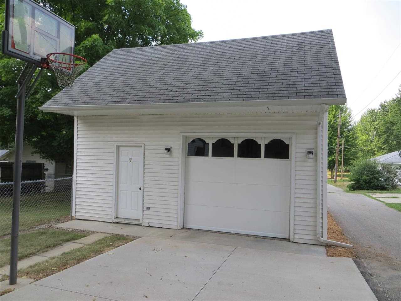 220 Newnam Ave, Kendallville, IN 46755 photo 7