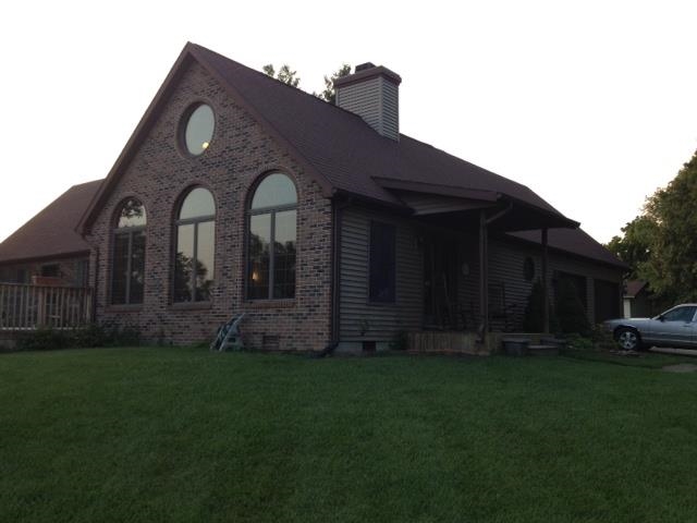 582 W Berry St, Upland, IN 46989 photo 1