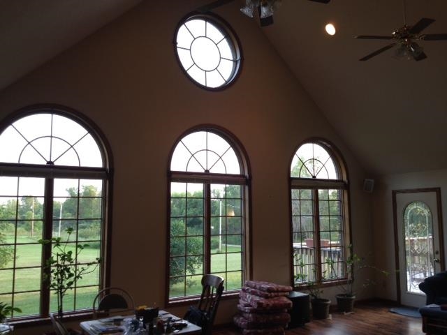 582 W Berry St, Upland, IN 46989 photo 4