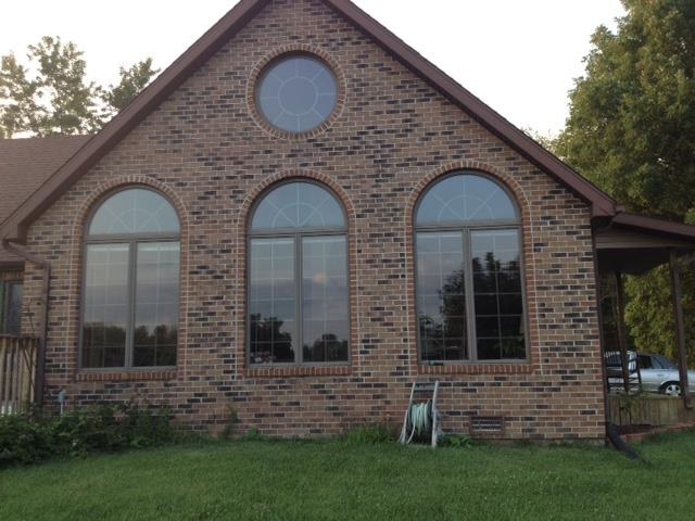 582 W Berry St, Upland, IN 46989 photo 2