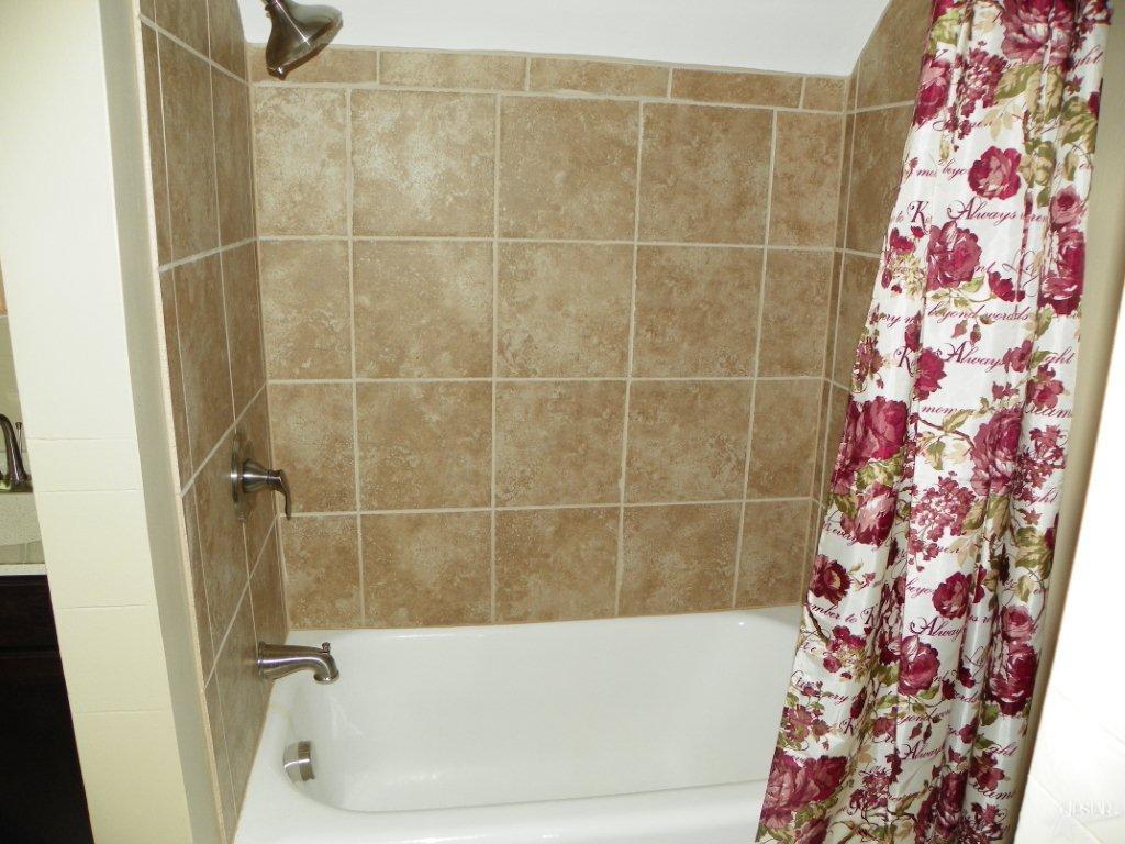 2802 Poinsette Dr, Fort Wayne, IN 46808 photo 10