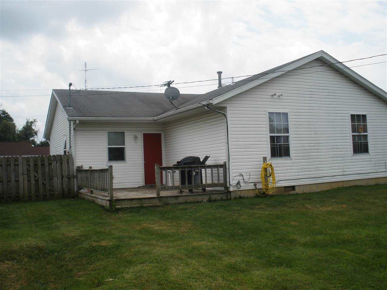 623 E South St, Bremen, IN 46506 photo 2
