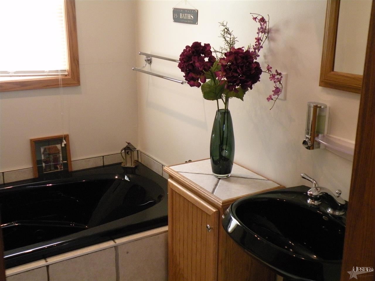 2817 Leesmoor Ln, Fort Wayne, IN 46808 photo 10