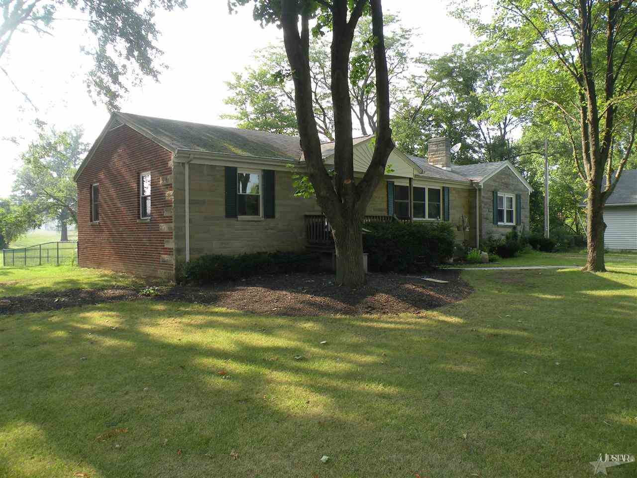 2817 Leesmoor Ln, Fort Wayne, IN 46808 photo 2